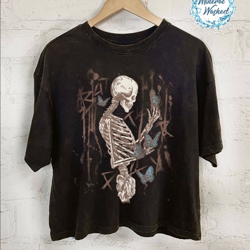 Mineral wash short sleeve crop top